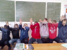 В кабинете химии ростовские школьники отрабатывали приветствие Гитлеру