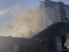 В Ростове на пожаре в мебельном цеху погиб человек