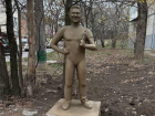 Необычный памятник открыли актеру Павлу Деревянко в Ростовской области 