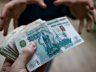Завотделением ростовского колледжа попалась на получении крупной взятки от учащихся