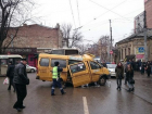 В центре Ростова столкнулись автобус и маршрутка