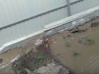 Река из фекалий и нечистот едва не смыла частный дом в Ростове