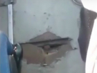 Огромная дыра в полу ростовской маршрутки удивила пассажиров и попала на видео