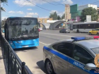 Троих увезли на скорой после аварии с автобусом в Ростове 