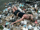После отказа заняться сексом на лавочке молодая жительница Ростова оказалась в мусорном баке