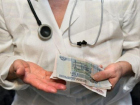 Минздрав сообщил о росте зарплат врачей в Ростовской области до 80 тысяч рублей