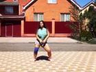 Обаятельная пышечка из Ростова зажгла своим танцем прохожих на видео