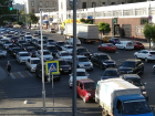 Девятибалльные пробки сковали ростовские улицы в конце рабочего дня