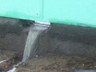 Ростовчанин пожаловался на слив канализационных нечистот с парковки аквапарка «Осьминожек»
