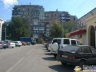 В Ростове за парковку у Нахичеванского рынка с автовладельцев требуют деньги