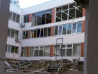 Жители Ростова возмутились, что в морозы в школе № 111 меняют окна
