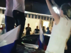 Болельщики Ростова устроили дикие танцы под зажигательные песни в поддержку сборной России