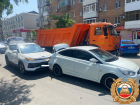 Пассажир такси попал в больницу после массового ДТП в Ростове