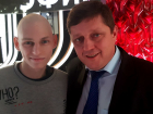 Депутат Госдумы Олег Пахолков спасает онкобольного юношу 