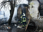 Женщина получила травмы и лишилась жилища в страшном пожаре в частном секторе Ростова