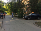 Женщина с ребенком едва спаслись от рухнувших на них искрящих проводов в Ростове