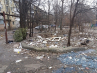 За ужасные свалки возле домов накажут ростовские управляющие компании