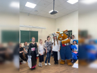 Ростовские школьники сделали модную одежду из подручных средств 