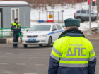 На въезде в Ростов инспекторы ДПС проверяют каждый автомобиль