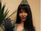 Секс-звезда Playboy из Ростова провокационно надела пилотку и "победно" показала грудь