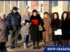 «Мы живем практически на улице»: батайчане обратились к Юрию Слюсарю за помощью