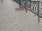 Ростовские дорожники нелепо изуродовали тротуар и уничтожили клумбы