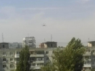 Шоу боевого вертолета в жилом районе Ростова попало на видео