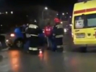 Жуткие последствия смертельного наезда иномарки на пешехода в центре Ростова попали на видео