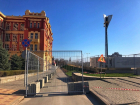 Ошалелые футбольные фанаты не смогут попасть на Театральную площадь, обнесенную забором в Ростове