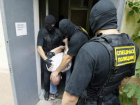 Беспечного наркомана с полным карманом «соли» поймали на улице Ростова