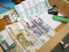 Четверть миллиона рублей «прилипли» к рукам сантехника во время ремонта батарей в квартире Ростова