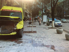 В Ростове машина скорой помощи с пациентом врезалась в «Лексус»