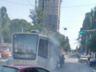 Трамвай во время движения загорелся на улице Горького в Ростове