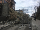 В Ростове на Семашко обрушилась подпорная стена дома