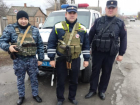 Полицейские в Ростовской области помогли женщине с ребенком, у которой сломалась машина 