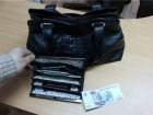 Кошелек с деньгами вырвал из рук пенсионерки 18-летний юноша на выходе из подъезда в Ростове