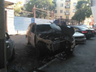 BMW X5 и Nissan Juke сгорели в центре Ростова