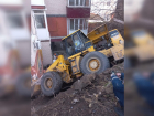 В Ростове трактор врезался в угол жилого дома и задел газовую трубу