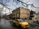Таксистам Ростовской области отказали в праве ездить на разноцветных машинах