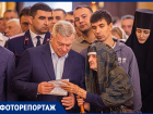 Губернатор Василий Голубев получил текст молитвы от пожилой прихожанки храма в Ростове