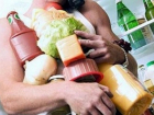 Оголодавший мужчина украл еду из холодильника своего знакомого в Ростовской области