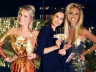 Знаменитая блондинка Виктория Лопырева «экстраординарно» встретила 2017 год с подругами на курорте
