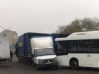 Пассажирский автобус с отказавшими тормозами протаранил «Газель» на дороге Ростова