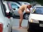 Свободный от комплексов голый мужчина приставал к автомобилистам на улицах Ростова