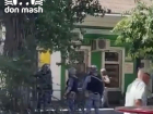В центре Таганрога пьяный мужчина устроил стрельбу по полицейским и прохожим 