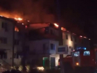 В Зернограде горит жилой дом на площади в 800 квадратных метров