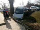 Молодая мать поставила на «дыбы» иномарку с маленьким ребенком в Ростовской области
