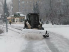 Ростовские улицы от снега расчищают 162 спецмашины