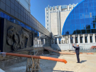 В Ростове на фасад Дворца спорта вернули обновленные барельефы 