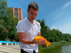 Свободу золотой рыбке: добрая традиция завода «Астера» – выпускать карпов в водоемы